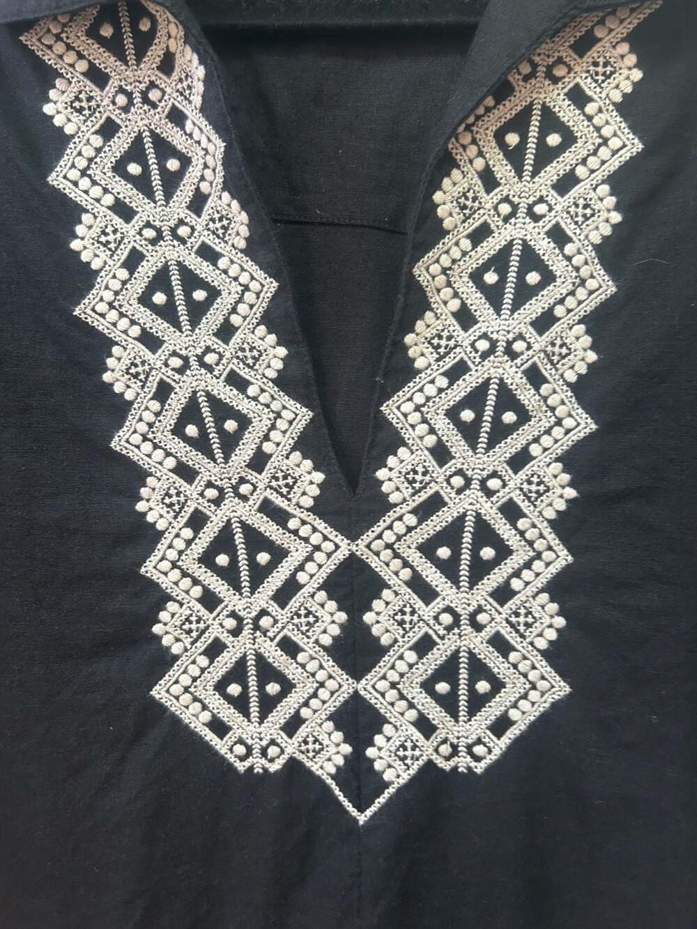 Banana Republic Linen Blend Embroidered V-Neck Short Sleeve Top - Picture 2 of 7